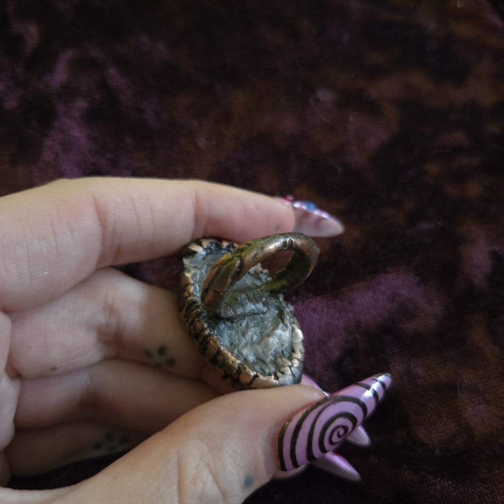 Handmade Statement Brutalist Large Labradorite Bronze Ring - Picture 4 of 8